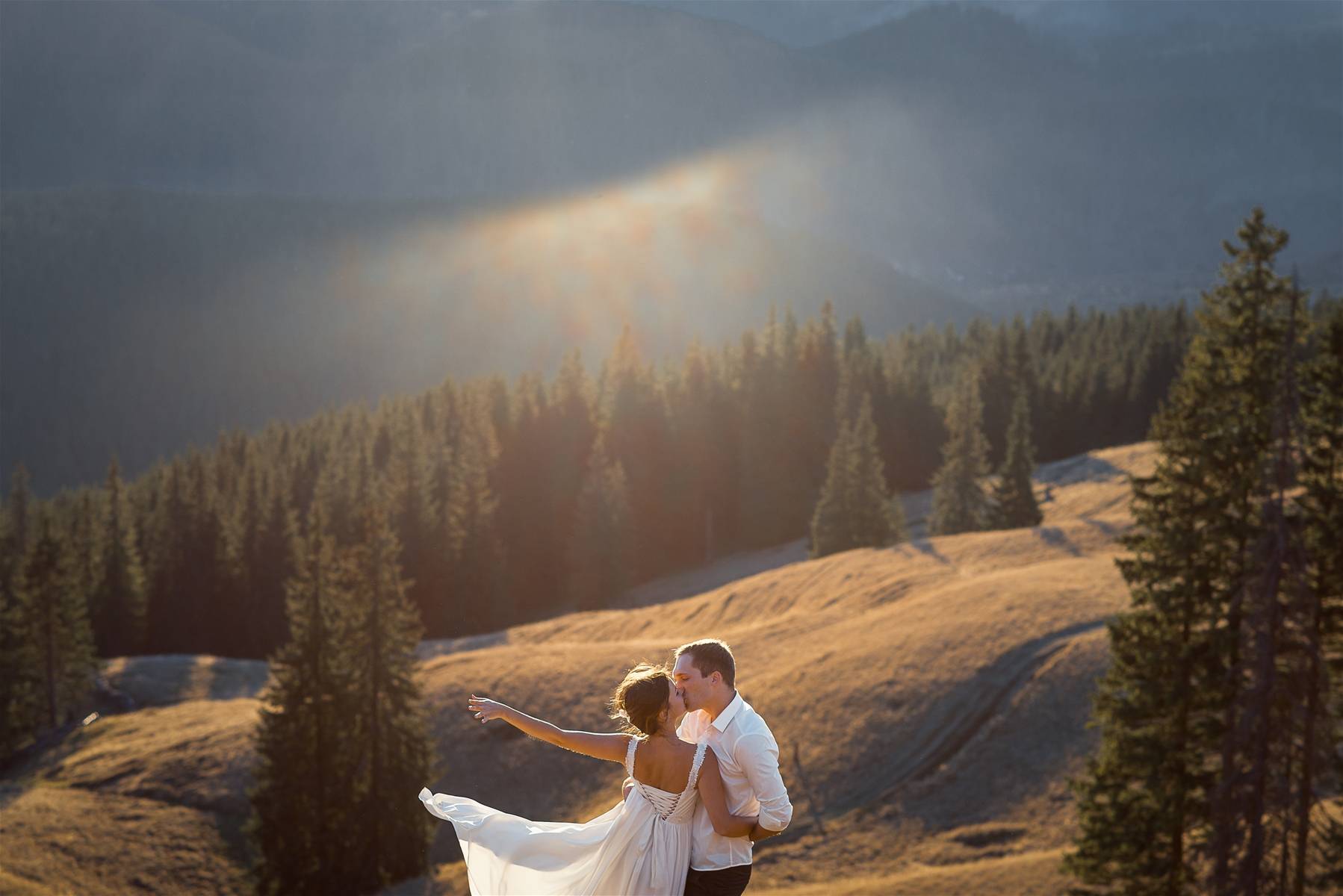 Newly Married Couple kissing in Big Sky Montana