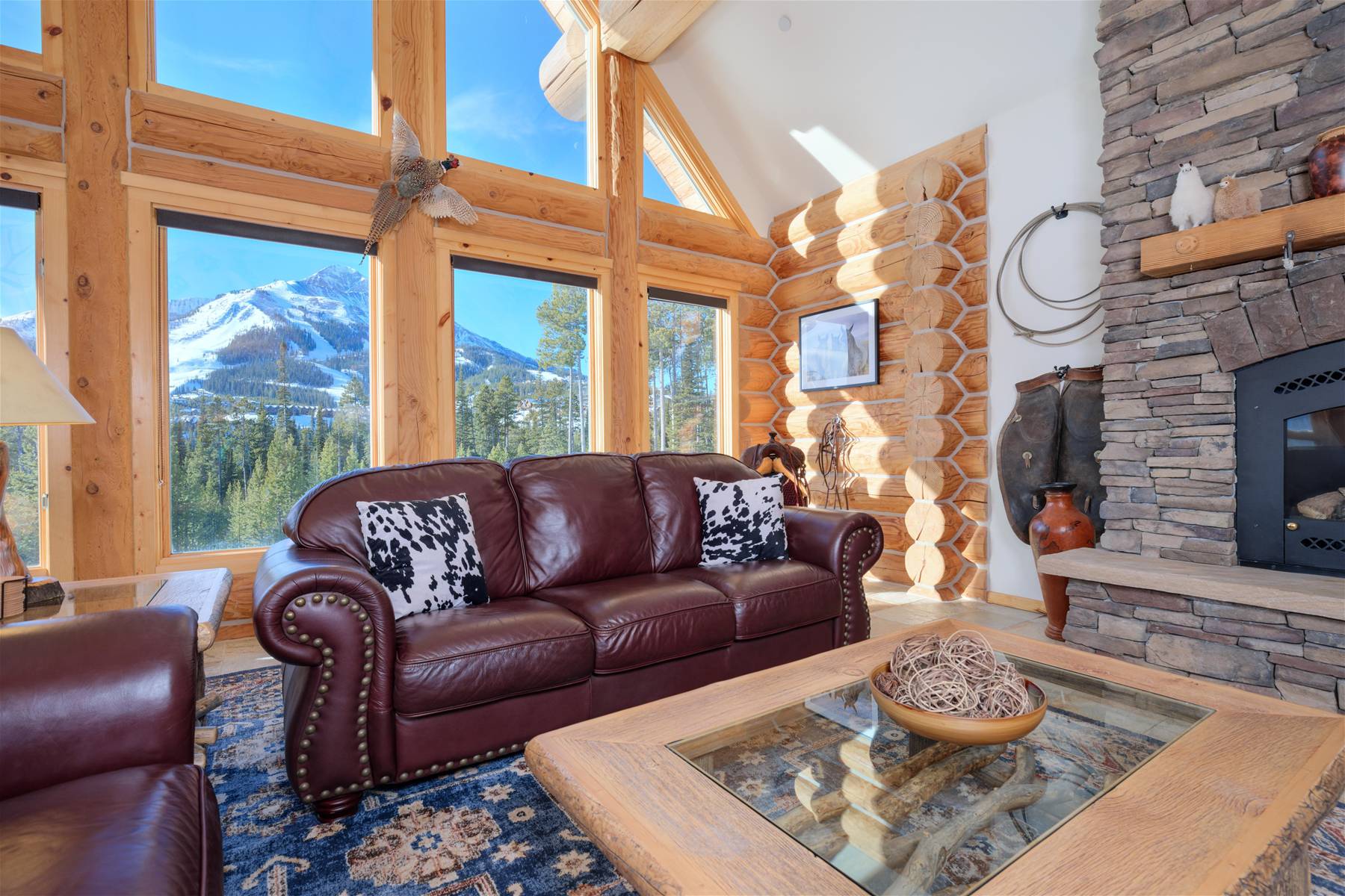 Swift Bear Vacation Rental Living Room Area